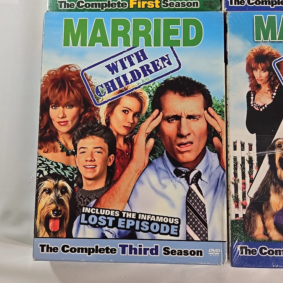 Married With Children: Complete 1,2,3,4 Seasons [DVD] [1988] [Region 1]  - Image 4 of 4