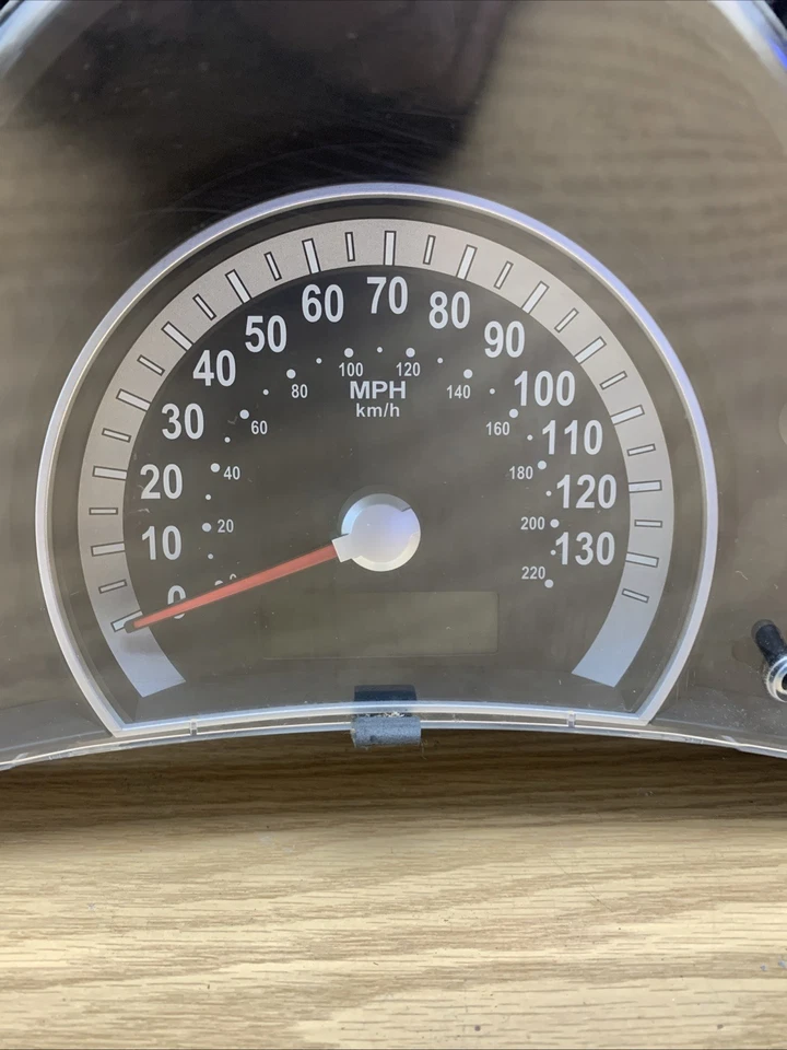 Cuadro de instrumentos velocímetro Hyundai Entourage 2007-2010 294 k millas Foto 3 de 4
