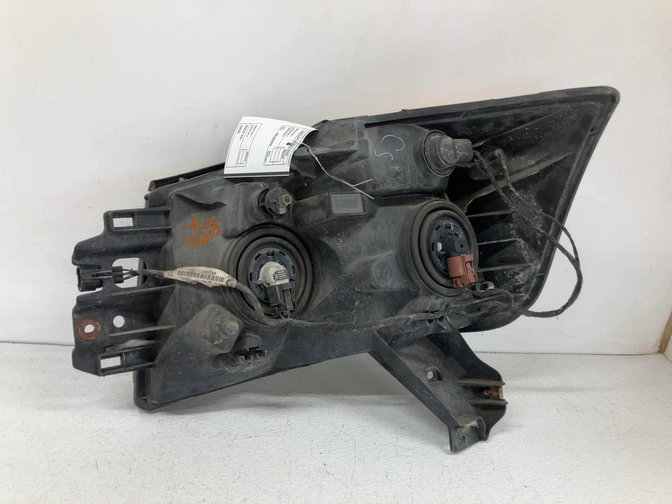 08 Conjunto de faros laterales pasajeros Nissan Armada Foto 3 de 4