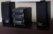 stereo perla nera Kenwood con due casse inutilizzato da te, annuali.Sunshine And