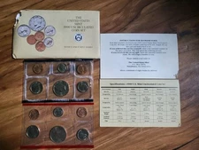 1990 UNITED STATES  U S MINT UNCIRCULATED COIN SET OGP Philadelphia and Denver