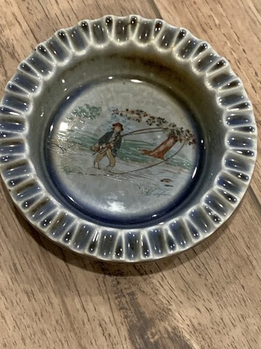 Cenere rotondo vintage di Wade Coarmagh scena di pesca uomo made in Ireland - Foto 4 di 4