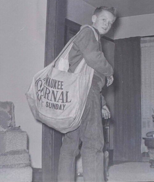 1950s Milwaukee Journal Delivery Boy Leaving House Full Bag 