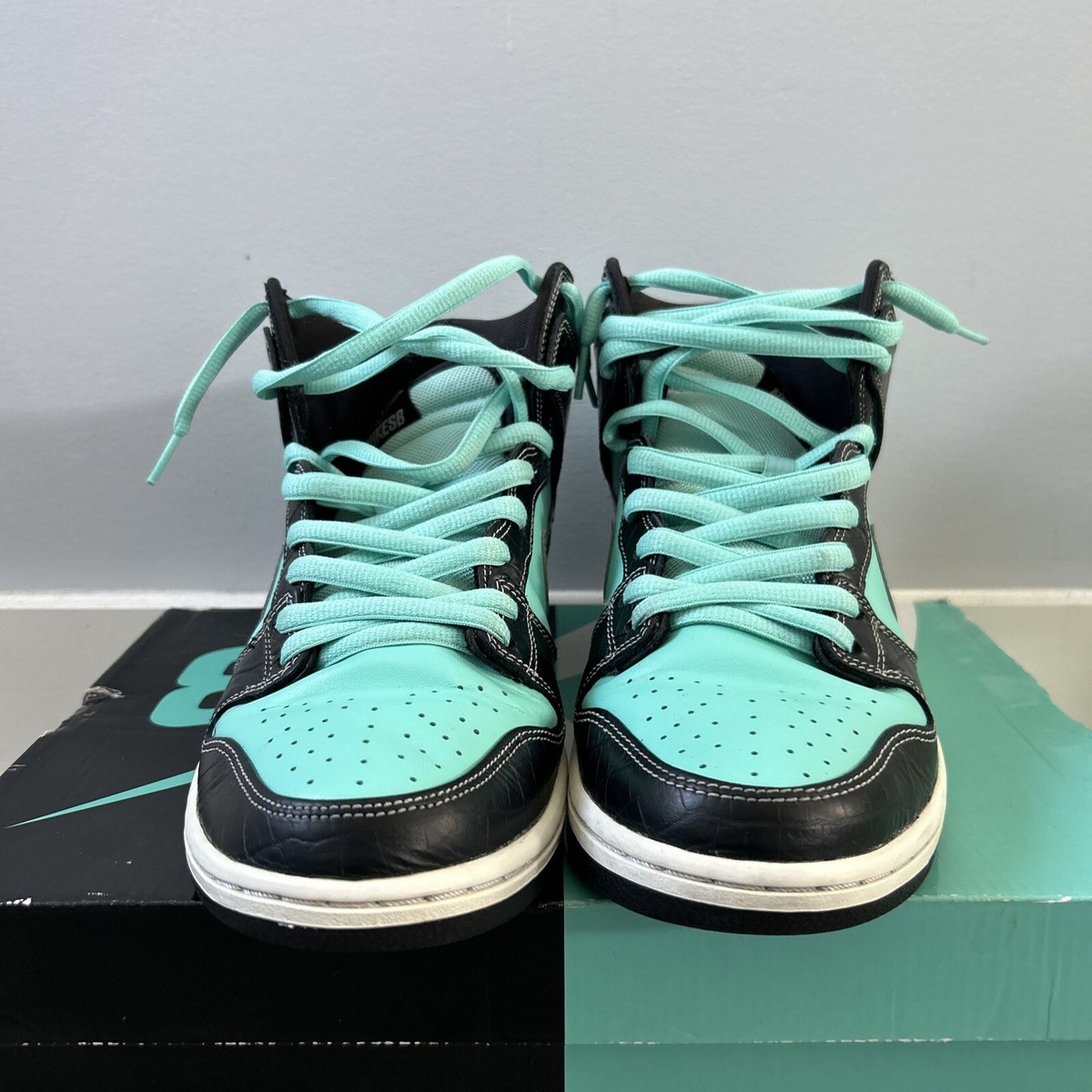 Size 10.5 - Nike SB Dunk High Premium x Diamond Supply Co Size 10.5 - Nike SB Dunk High Premium x Diamond Supply Co
