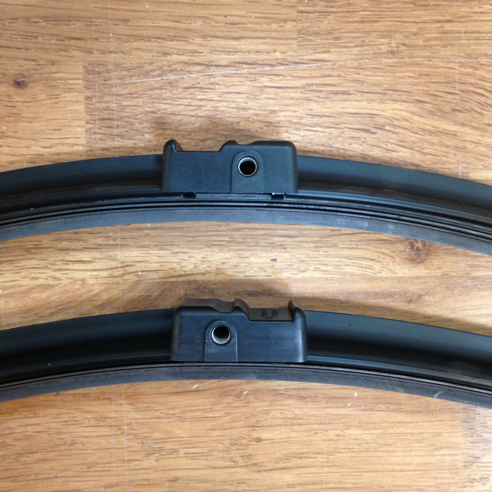 GENUINE BMW F40 F44 1 2 Series Front Windscreen Wiper Set 61619466593