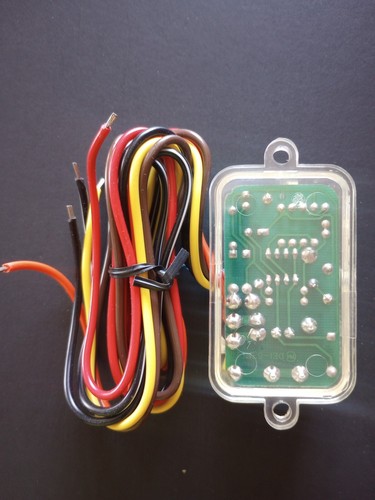 Pulse Timer Relay 528 T. THE BOX Is Bit damaged . but The Product Is BRAND NEW - Picture 4 of 5