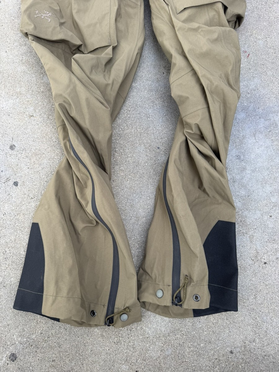アークテリクスリーフ　アルファパンツ　カナダ製　クロコダイル　MS CANADA Arc'teryx LEAF Alpha Crocodile Bib Pants Gen 1 Medium *Made