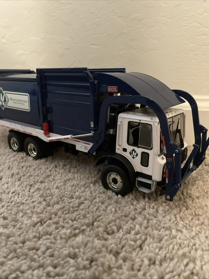 Conexiones de residuos de camión de basura de primera marcha Mack terrapro 1/34 Foto 2 de 4