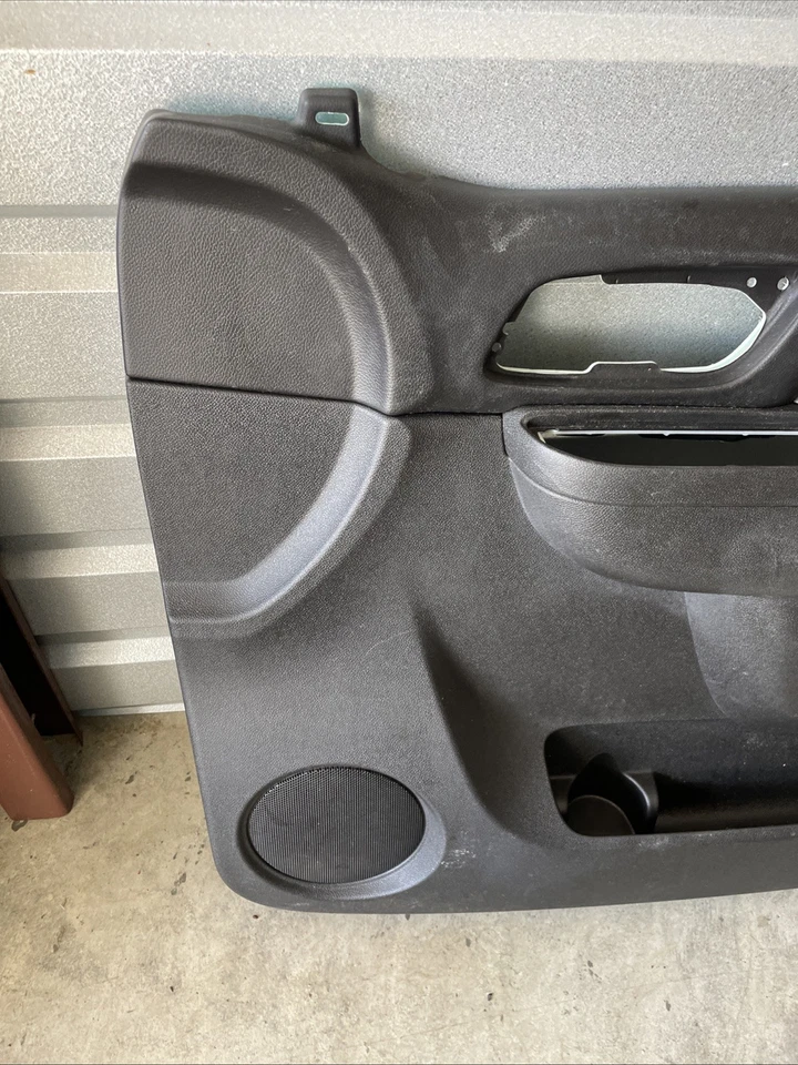 10-13 Chevy Tahoe Yukon Suburban Denali Passenger Front Door Panel OEM - Image 2 of 4