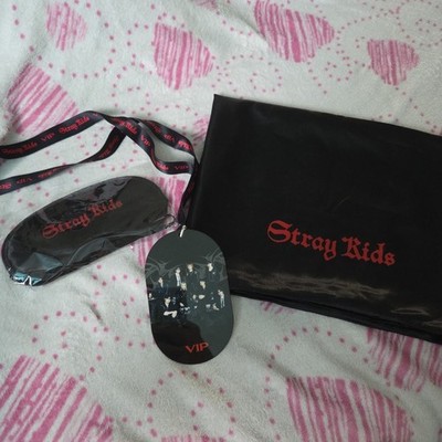 Stray Kids Dominate Tour VIP Package Merchandise 2025 Schlafmaske, Kissenbezug