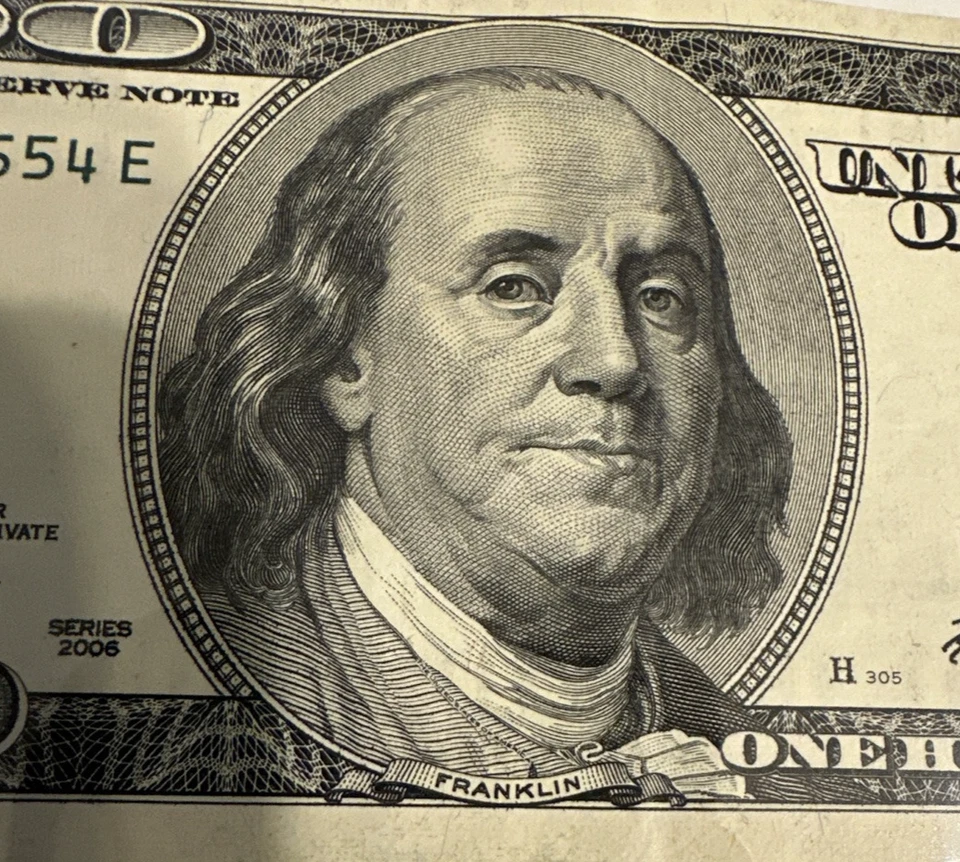 $100 Bill UNCIRCULATED 2006 - Older Style FRN FANCY Serial F6 With Print Errors - Image 4 of 4