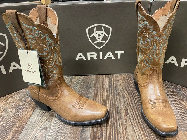 ariat cowgirl boots square toe