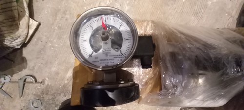 **NEU** SEEPEX Modell 433.50.100 Manometer mit Alarmkontakten 0 bis 6 bar - Bild 1 von 4