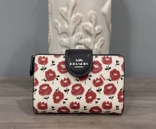 COACH CBO38 Medium Corner Zip Wallet With Floral Print Silver/Chalk/Black/Red