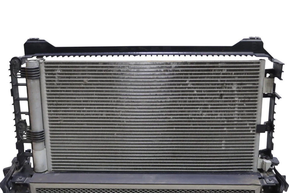 Conjunto condensador radiador motor delantero Jaguar XE 2017 2018 2019 2020 OEM Foto 2 de 4