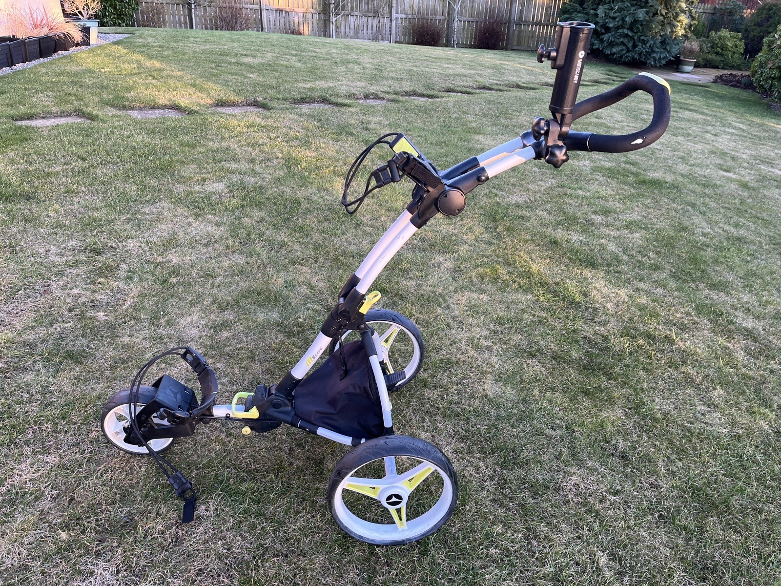 Motocaddy M1 Lite Compact 3 Wheel Push Golf Trolley Black FREE