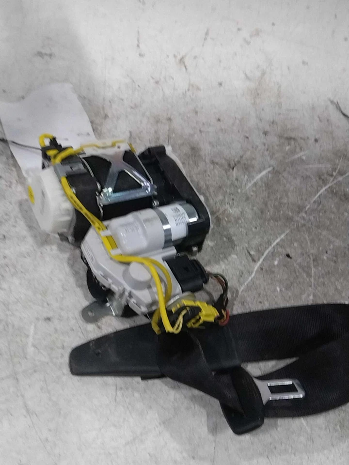 2015 AUDI A6 Black Seat Belt OEM 4G0857705DV04 Used 131K Miles Foto 2 de 3