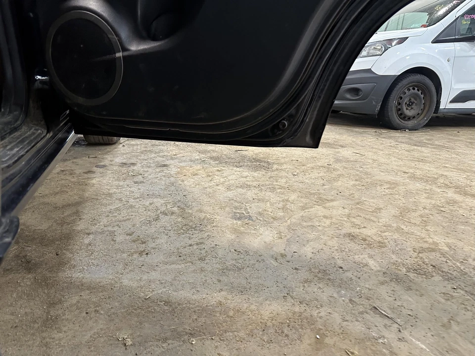 Used Rear Right Door Assembly Rear Side fits: 2012 Toyota Rav4 electric windows Foto 3 de 4