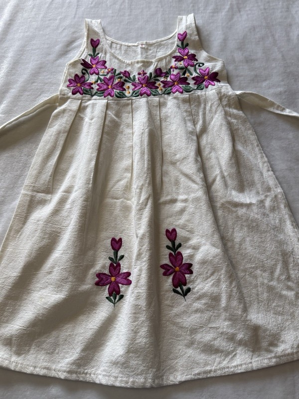 New Boutique Girl’s Size 6 Small S Girls Embroidered Linen  Dress Outfit