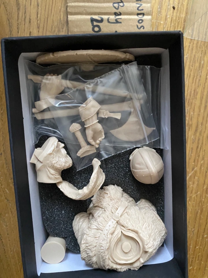 Busto de resina Young Miniatures 1/10 - Guerrero vikingo - #YH1852 - *SIN USAR* Foto 2 de 2