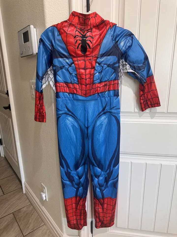 Disfraz de Spider-Man Disney Marvel con máscara parlante. Nuevo nunca usado. Talla M Foto 2 de 4