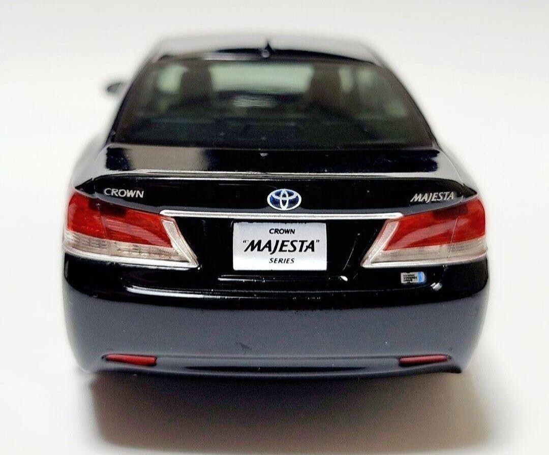 1/30 TOYOTA CROWN MAJESTA ダークブルーマイカ Amazon | 1/30