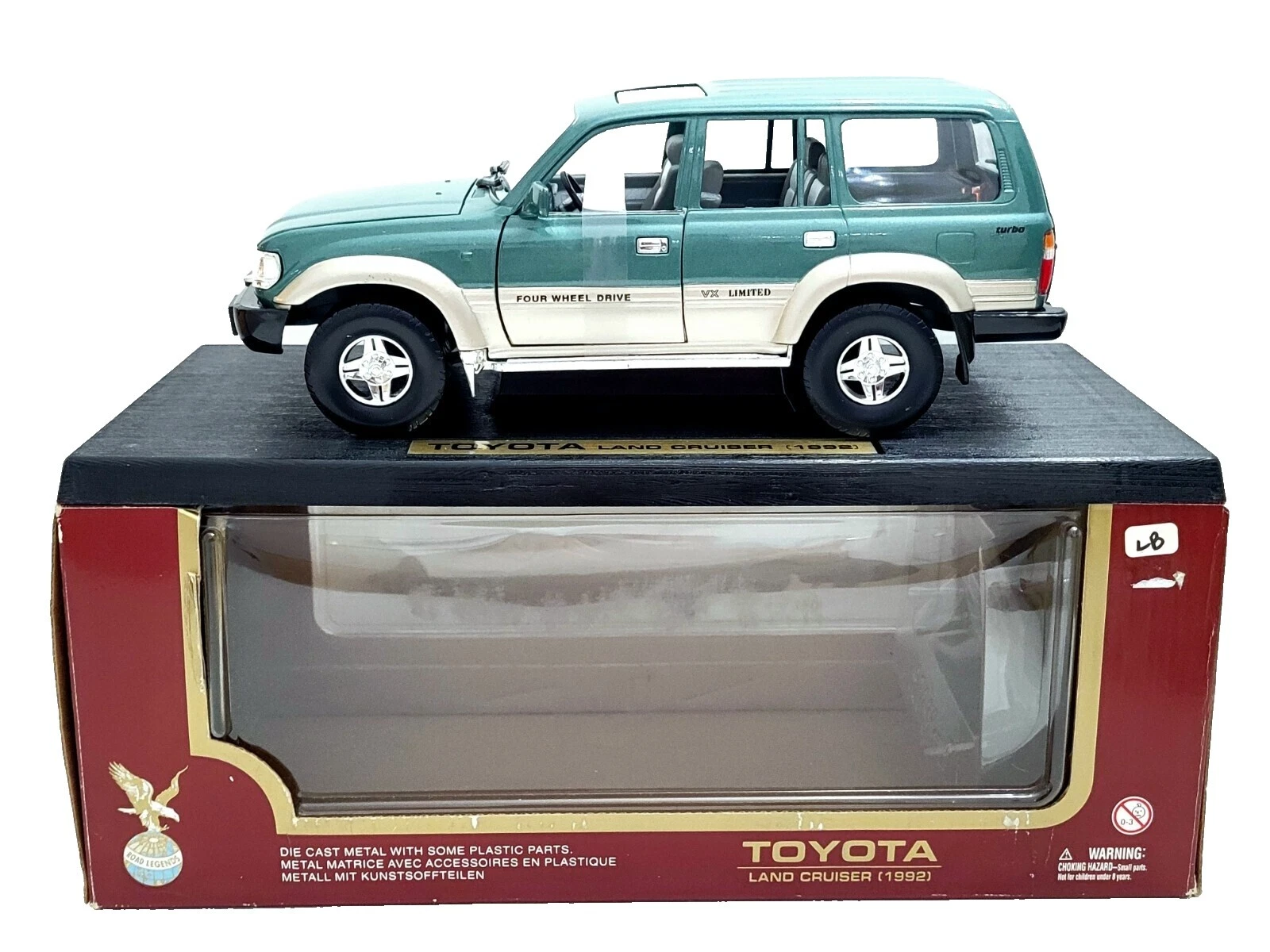 Yat Ming 1:18 Scale Diecast Trucks