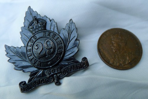 CANADA WW1 OFFICERS BRONZE HAT BADGE: 29 WATERLOO REGIMENT MILITIA by J R GAUNT - Imagen 10 de 12