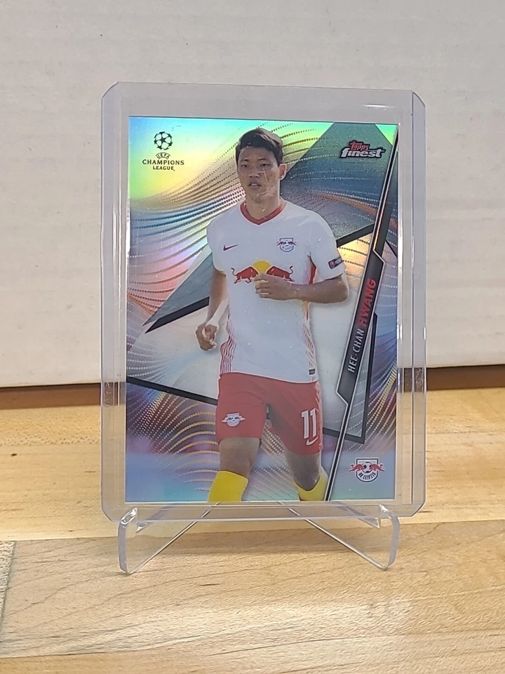 2020 Topps Finest Hee-Chan Hwang Refractor Korea - Image 2 of 3