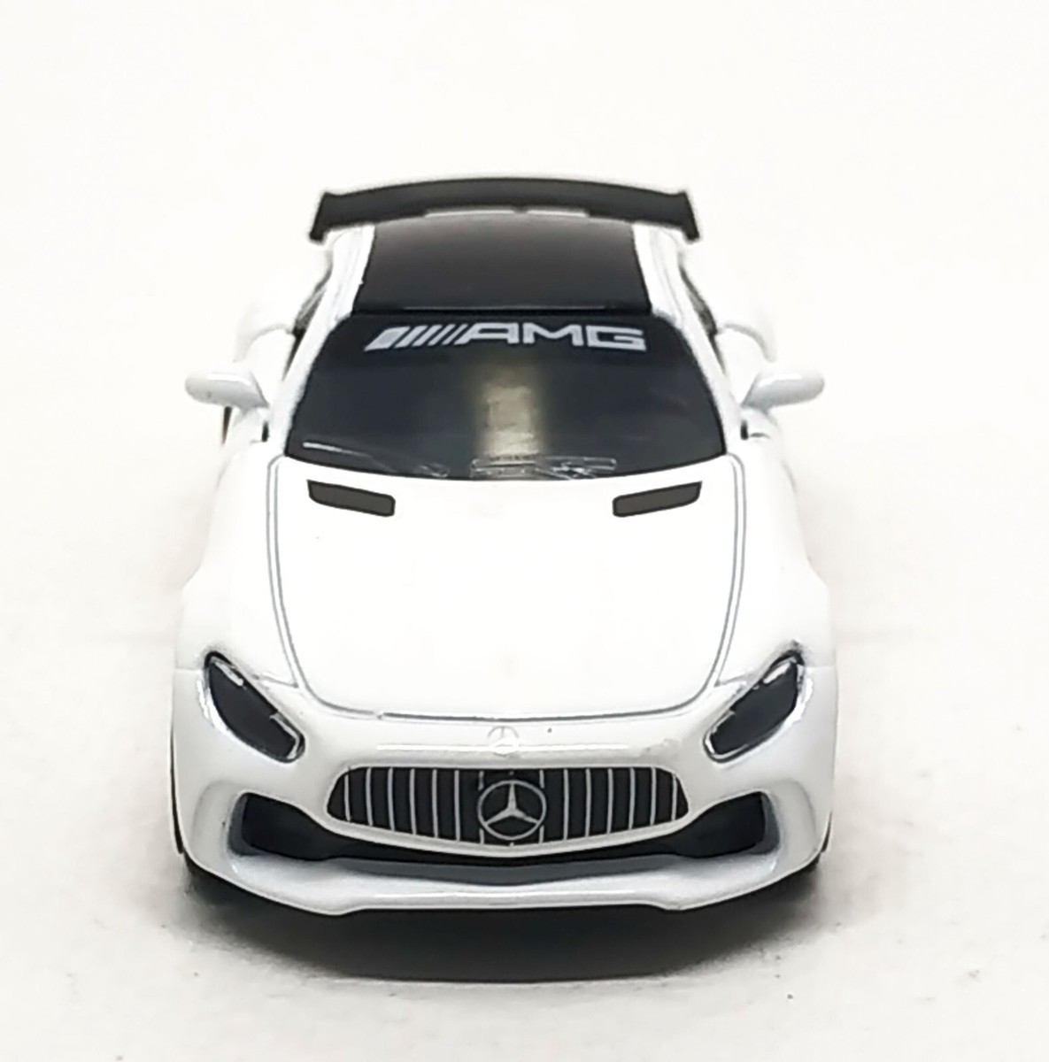 Mercedes-AMG GT R ミニカー 白 Majorette Mercedes Benz AMG GT R White / Black Roof 1:61 (3