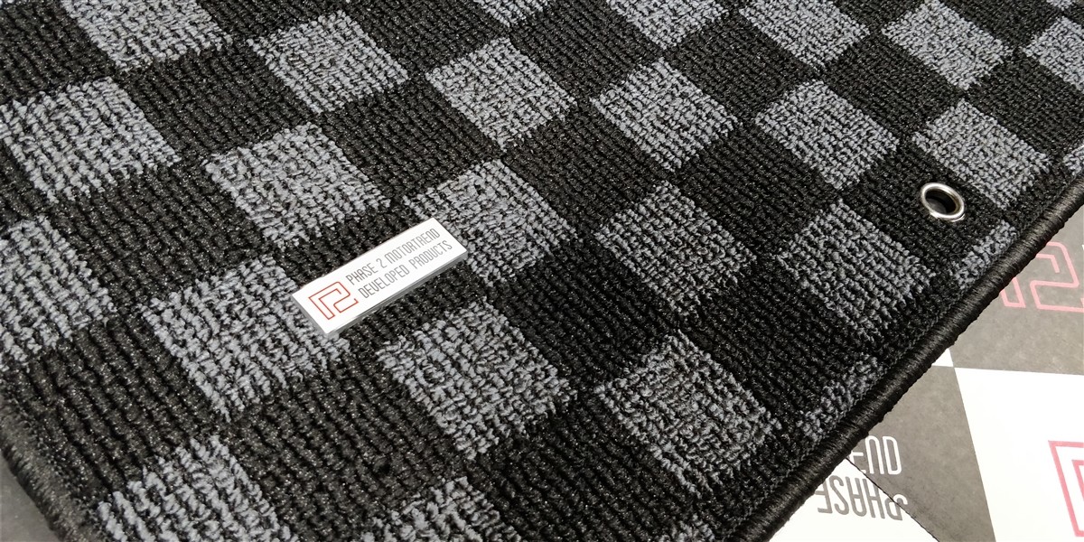 GTA ラグマット P2M Checkered Flag Race Carpet Floor Mats Set for Nissan GT