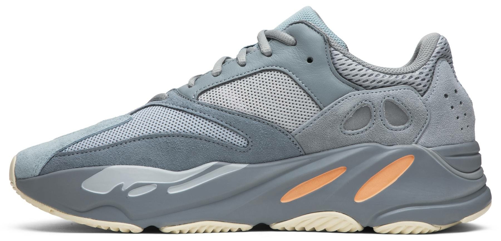 yeezy 700 inertia giá