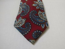 Royal Club Mens Neck Tie Red Paisley 100 Silk Made In USA