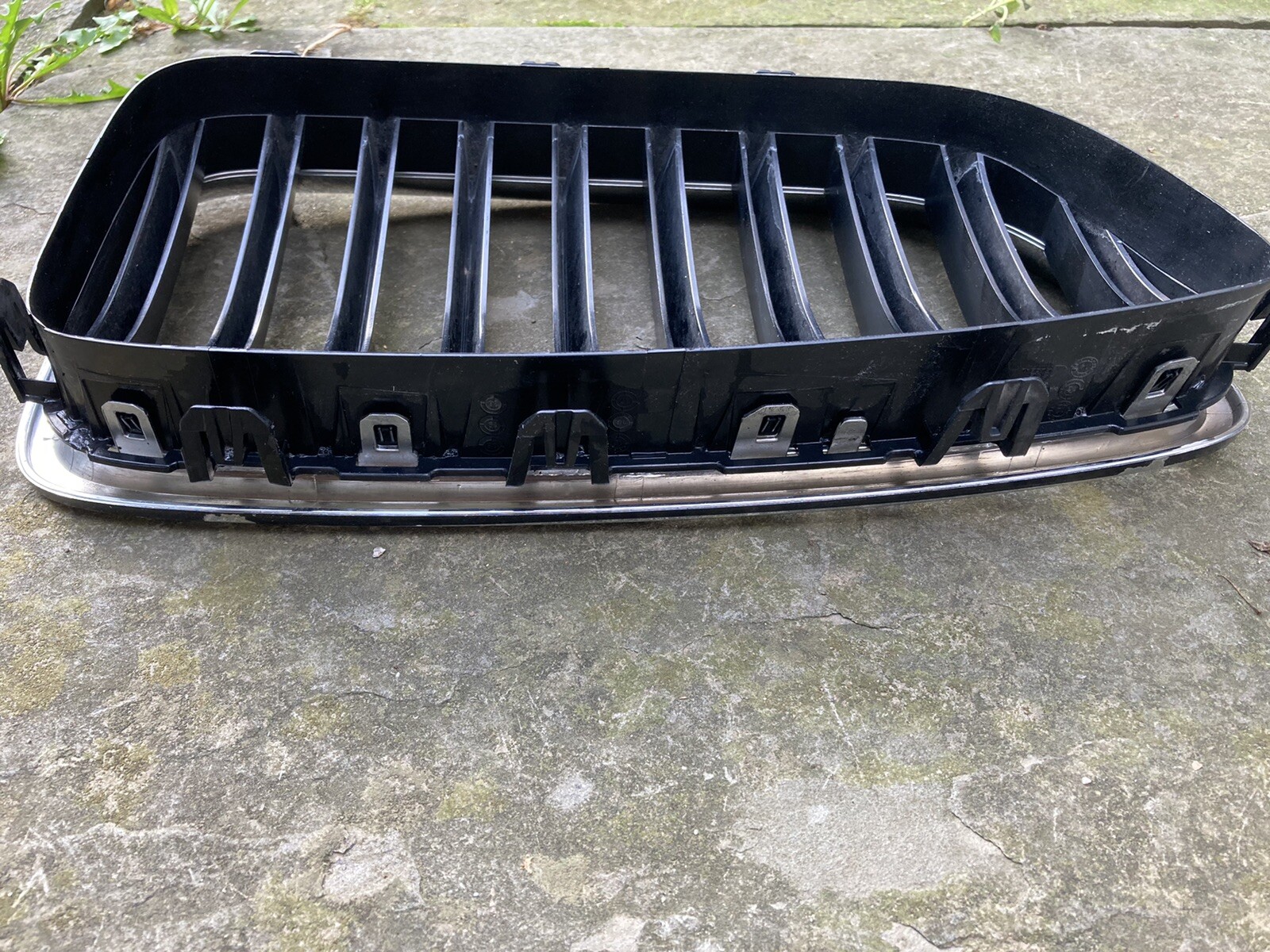 BMW 5 Series Front Passenger Kidney Grille OEM 7412323 7412325 