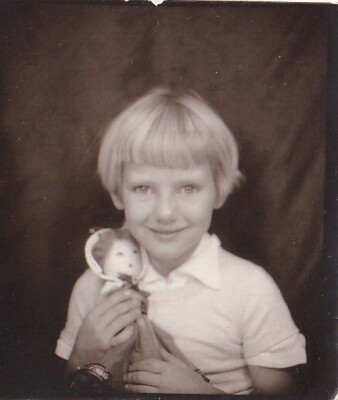 VINTAGE PHOTO BOOTH: ADORABLE LITTLE BLONDE GIRL, PIXIE HAIRCUT,  w/BABY DOLL