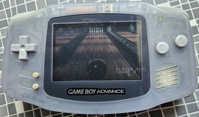 Handheld Konsole Nintendo Game Boy Advance transparent mit Tasche