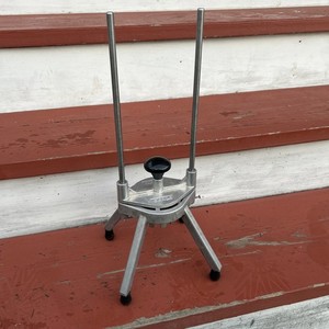 Easy Wedger Slicer 8 Section Fruit Vegetable Clean! Missing the blade by GARDE 