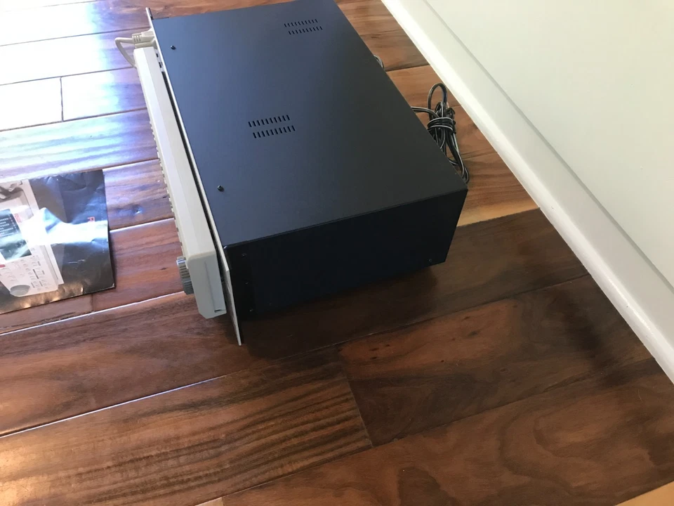 RARE Fostex D-80 8 Track Digital Multitrack Recorder With Key & User Manual - Image 4 of 4