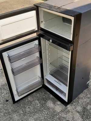 DOMETIC absorption refrigerator RMD 10.5XT | 177 liters (For Parts)