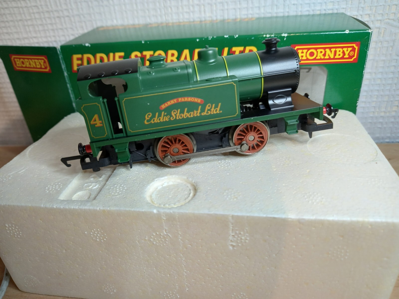 HORNBY 2 x EDDIE STOBART TANK R2507A & B RUNNING 3 &4 (HAM