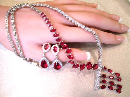 Ruby red gem stone ladies lab created 18k gold filled Necklace Earring Set - Picture 8 of 11