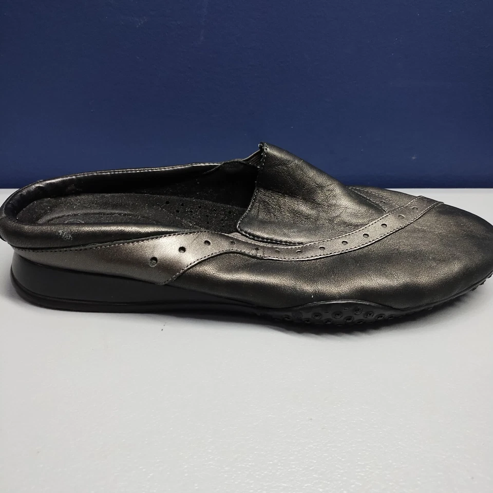 Bella Vita Cedar Mule Mujer Talla 8.5 Negro Parte Superior Baja Punta Redonda Cómoda Sin Cordones Foto 3 de 4