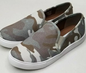 steve madden green camo sneakers