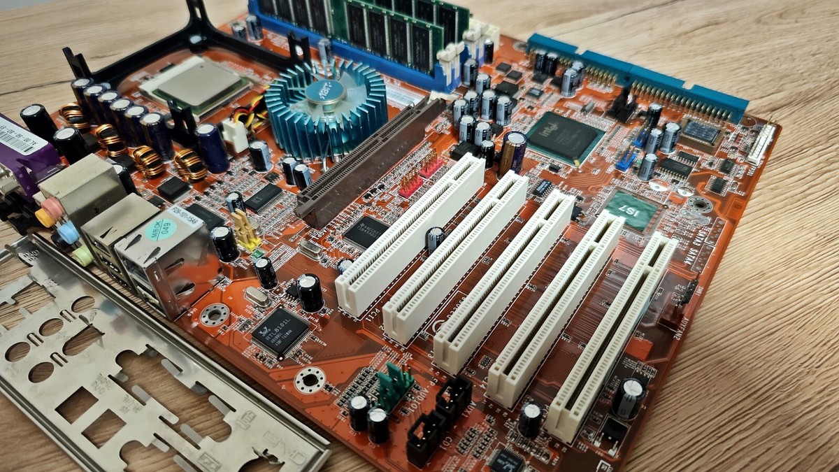 ABIT-BW7　Socket423 Review: Abit BW7 and Asus P4B i845 chipset Pentium 4