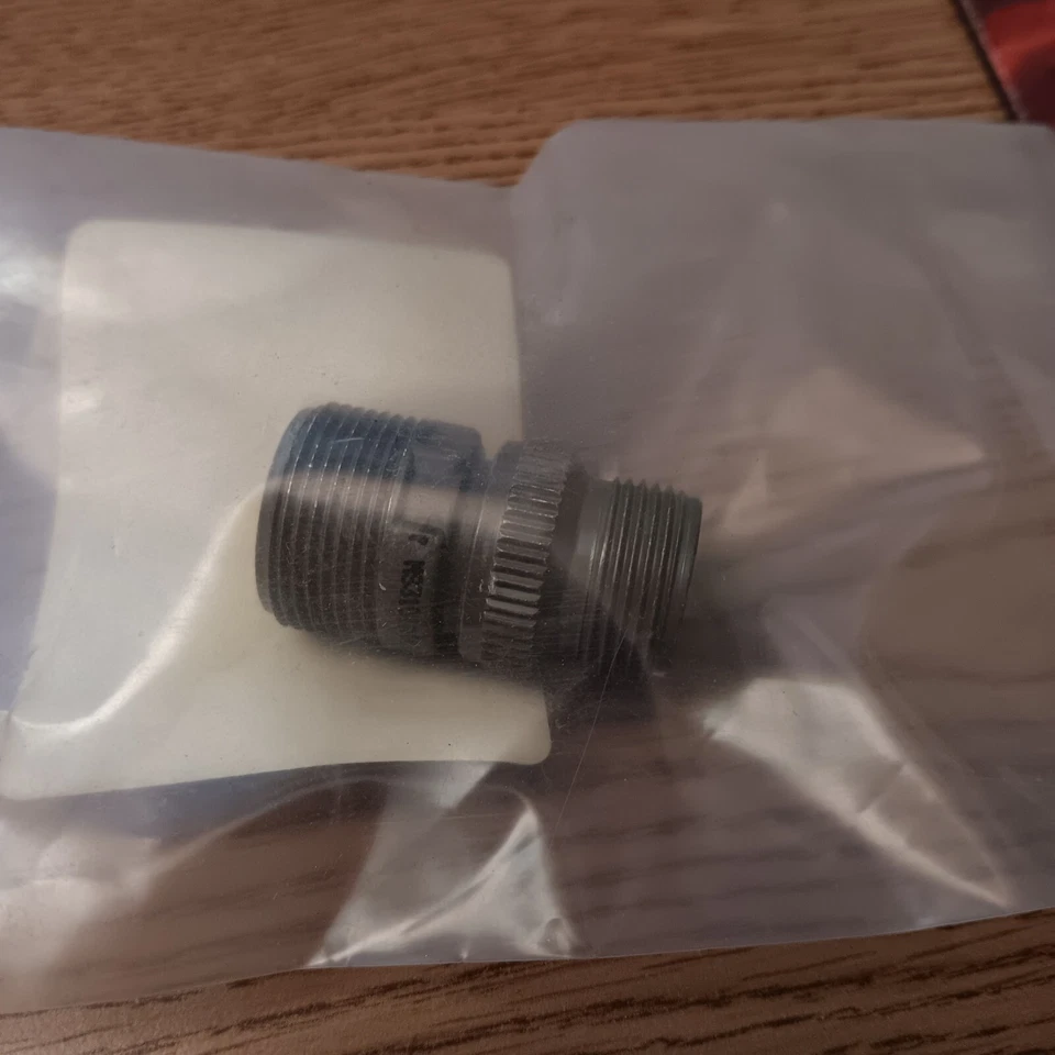 Amphenol MS3106A14S-2P Circular Connector Plug Size 14S 4 Pos 1 Port New - Image 3 of 3