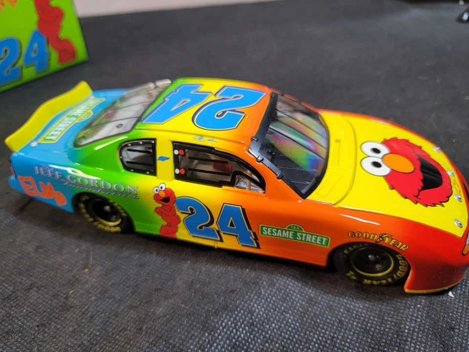 Jeff Gordon 2002 #24 Plaza Sésamo RCCA CLUB COCHE ACCIÓN BANCARIA 1/24 XRARO Foto 3 de 4