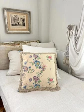 18x18 c1960 Vintage French Chiné Floral Pillow Fringe Trim Cottage Farmhouse Sh