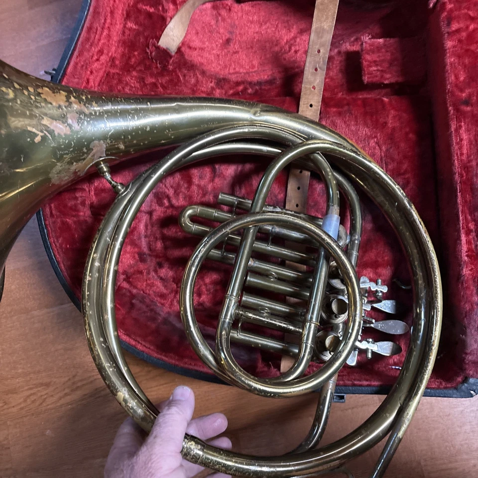 Selmer Bundy Cuerno Francés Único Latón, EE. UU., Buen Estado Con Estuche Rígido Foto 4 de 4