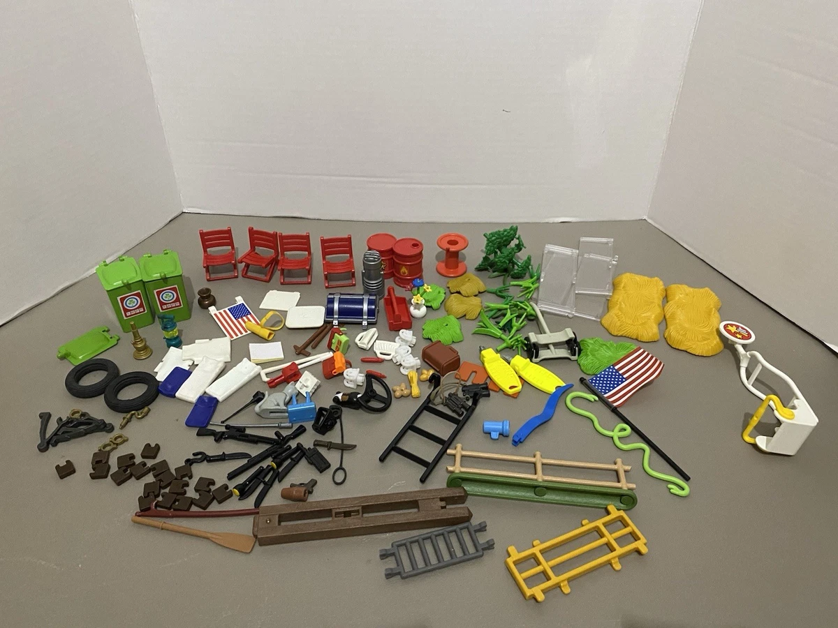 Lot 117 - A mixed group of PLAYMOBIL children's play
