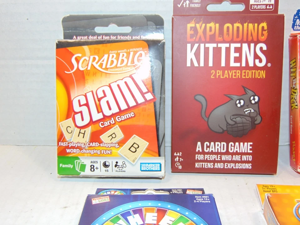 Lote de 5 jogos de cartas Hit the Deck Exploding Kittens Slam Family Feud Wheel - Imagem 2 de 4